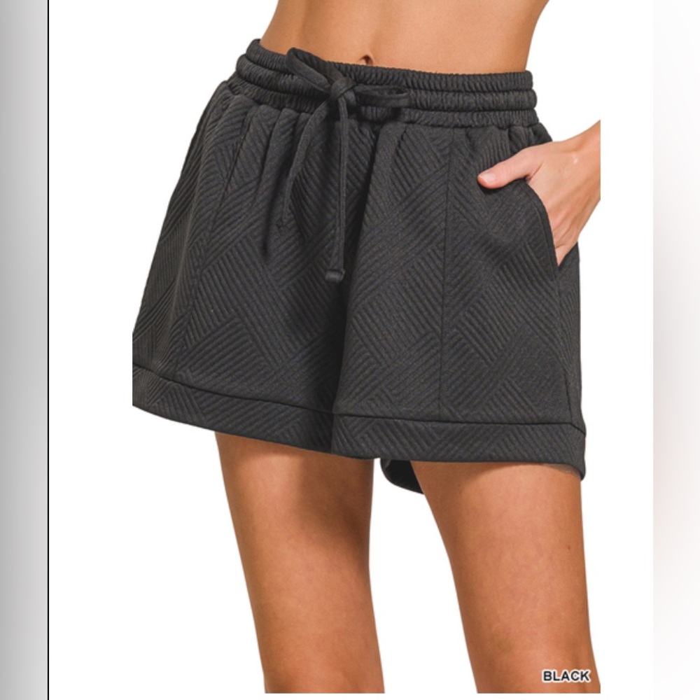 Zenana Outfitters Quilted High-Waist Black Lounge Shorts Lg